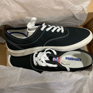 Converse unisex shoe